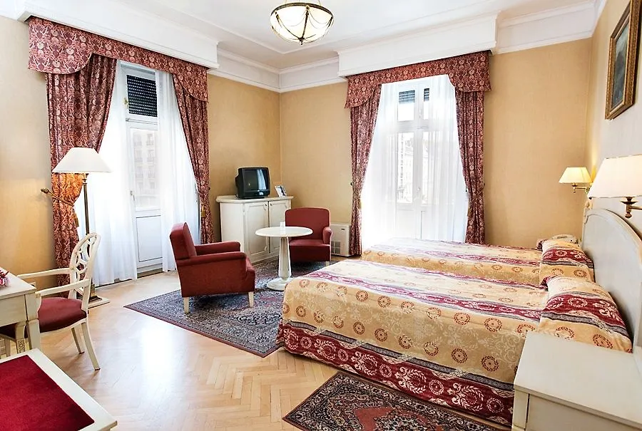 Danubius Hotel Astoria City Center Budapest 4*,