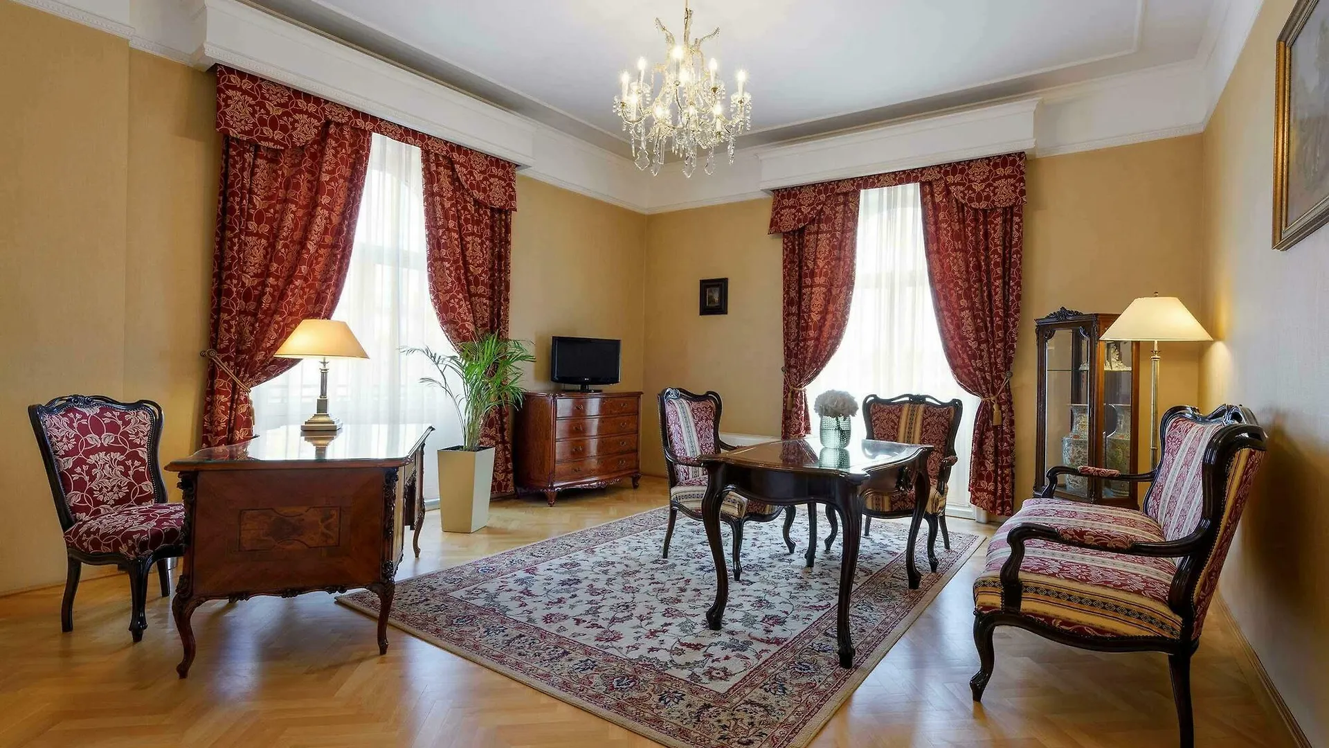 Danubius Hotel Astoria City Center Budapest 4*,